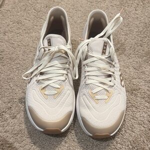 Saysh Felix Runner in the “Avalanche” colorway